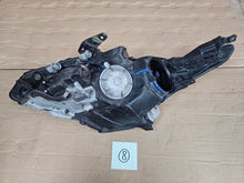 Load image into Gallery viewer, Frontscheinwerfer Toyota Avensis Rechts Scheinwerfer Headlight