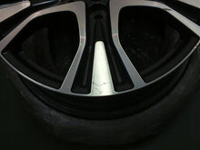 Laden Sie das Bild in den Galerie-Viewer, 1x Alufelge 17 Zoll 7.0&quot; 5x114.3 39ET Glanz Graphit PZ49M-X0670- Mg Rav