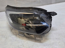 Laden Sie das Bild in den Galerie-Viewer, Frontscheinwerfer Opel Zafira Vivaro 9832836480 Rechts Scheinwerfer Headlight SCH3554169601ph