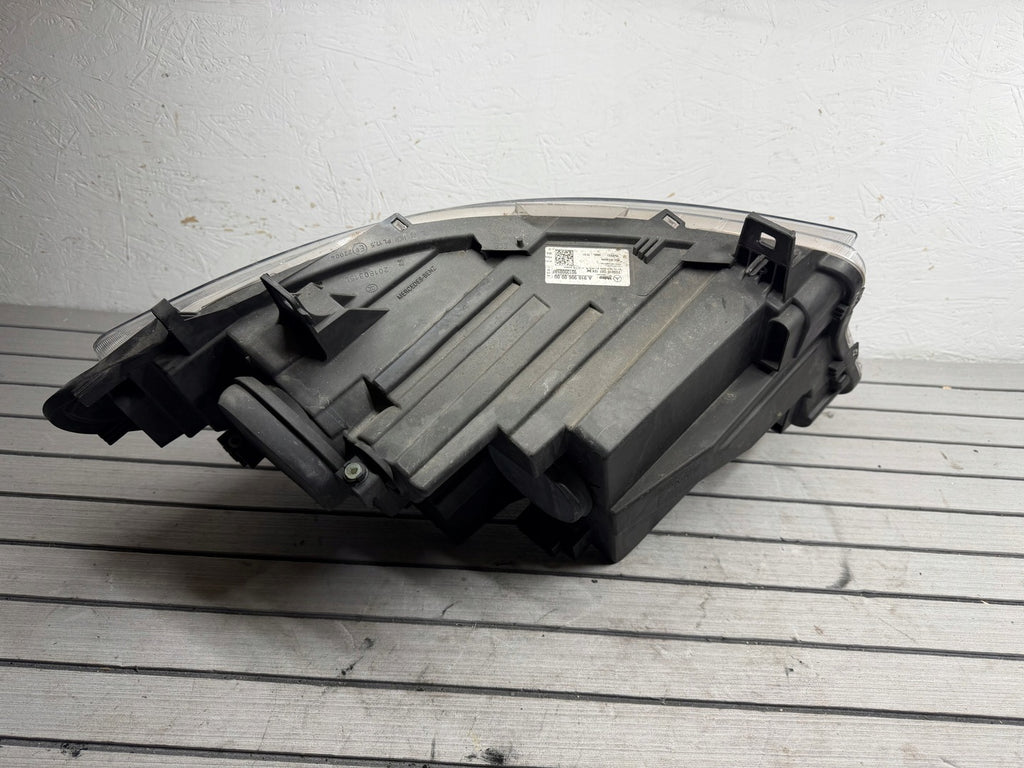 Frontscheinwerfer Mercedes-Benz Sprinter A9109060000 Links Headlight SCH8133280235yg