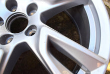 Laden Sie das Bild in den Galerie-Viewer, 1x Alufelge 18 Zoll 7.5&quot; 5x108 50,5ET Glanz Silber 31362866 Volvo Xc60 Ii