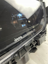 Laden Sie das Bild in den Galerie-Viewer, Frontscheinwerfer Jeep 52218721 LED Links Scheinwerfer Headlight SCH3716762263ef