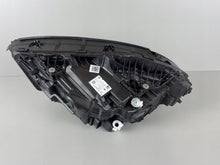 Laden Sie das Bild in den Galerie-Viewer, Frontscheinwerfer Mercedes-Benz W247 2479064204 LED Rechts Headlight SCH9537412424sl