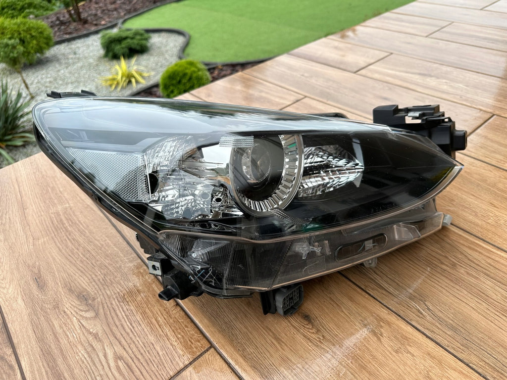 Frontscheinwerfer Mazda Demio D43N-51030 LED Rechts Scheinwerfer Headlight