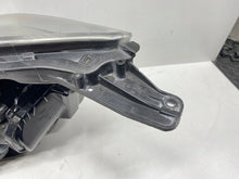 Load image into Gallery viewer, Frontscheinwerfer Opel Signum Vectra C 13170938 89312481 Xenon Rechts Headlight SCH7700373104od