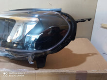 Laden Sie das Bild in den Galerie-Viewer, Frontscheinwerfer Opel Zafira Vivaro C 9832837680 Xenon Rechts oder Links