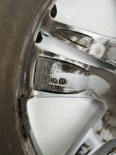 Laden Sie das Bild in den Galerie-Viewer, 1x Alufelge 17 Zoll 6.5&quot; 5x112 41ET 3V0601025BH Skoda Superb Iii Rim Wheel