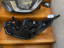 Load image into Gallery viewer, Frontscheinwerfer Hyundai I20 Ein Stück (Rechts oder Links) Headlight