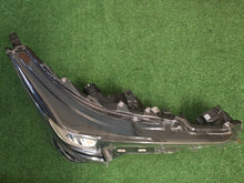 Load image into Gallery viewer, Frontscheinwerfer Toyota Corolla 8111002S60 LED Rechts Scheinwerfer Headlight SCH1029225378ix