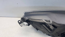 Laden Sie das Bild in den Galerie-Viewer, Frontscheinwerfer Toyota 4 Yaris Links Scheinwerfer Headlight SCH6113968767sj
