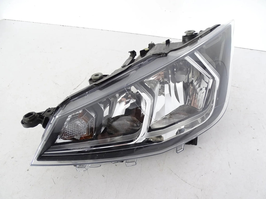 Frontscheinwerfer Seat I Ibiza V 6F1941015B Ein Stück (Rechts oder Links)