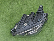 Laden Sie das Bild in den Galerie-Viewer, Frontscheinwerfer Mercedes-Benz W213 A2139063904 Links Scheinwerfer Headlight SCH6421035750pw