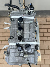 Load image into Gallery viewer, Motor Toyota I 2ZR-FXE 1.8 44TKm Hybrid Engine Unkomplett