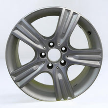 Laden Sie das Bild in den Galerie-Viewer, 1x Alufelge 17 Zoll 8.5&quot; 5x112 58ET A2044016102 Mercedes-Benz W204 Rim Wheel