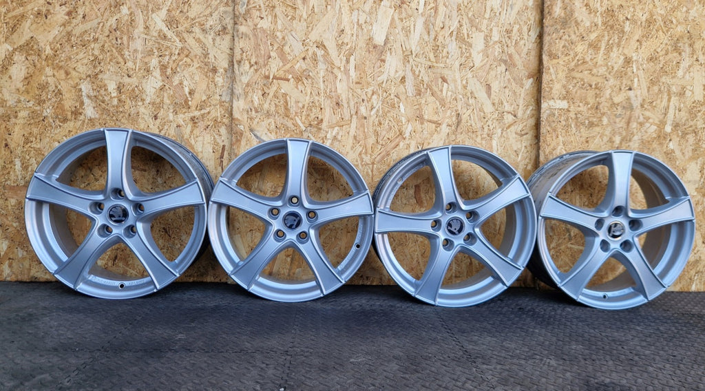 4x Alufelge 17 Zoll 6.5" 5x112 41ET Glanz Silber KBA50398 Audi I Rim Wheel FEL7658214849qm