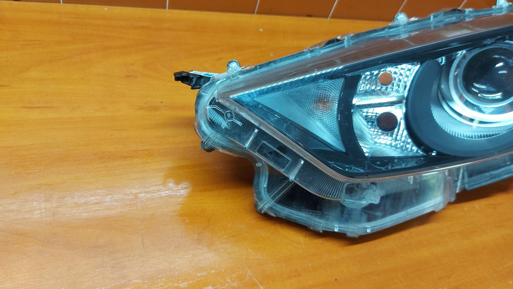 Frontscheinwerfer Toyota Yaris LED Ein Stück (Rechts oder Links) Headlight