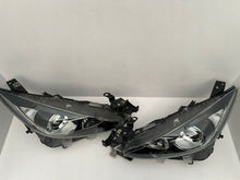 Laden Sie das Bild in den Galerie-Viewer, Frontscheinwerfer Mazda III BHR1-51030 BHR1-51040 Ein Satz Headlight SCH2481045872vv
