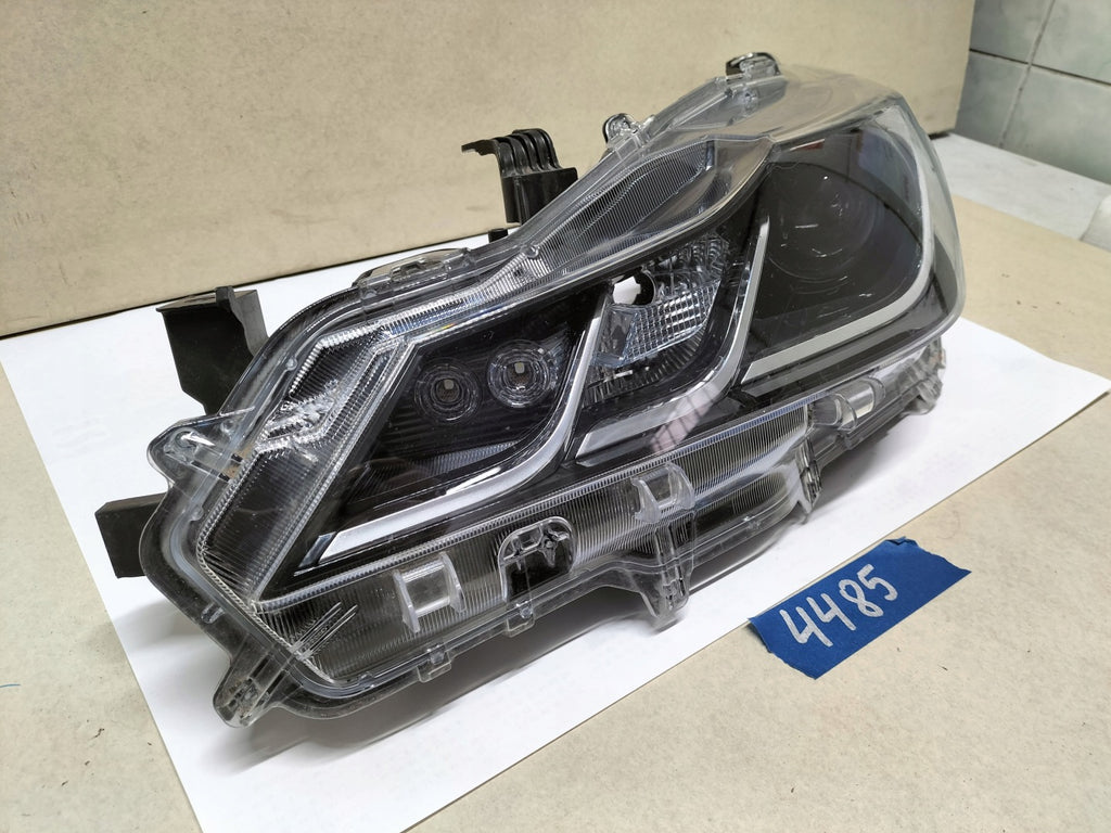 Frontscheinwerfer Toyota Corolla 81150-02T31 Links Scheinwerfer Headlight SCH8035878319uh