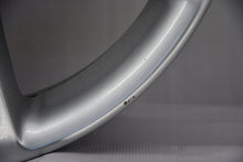 Laden Sie das Bild in den Galerie-Viewer, 4x Alufelge 17 Zoll 6.5" 5x112 39ET Glanz Silber 3C8601025 VW Rim Wheel FEL2875024858ea