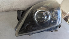 Laden Sie das Bild in den Galerie-Viewer, Frontscheinwerfer Opel Astra H Xenon Links Scheinwerfer Headlight SCH7159976925xd