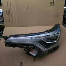 Laden Sie das Bild in den Galerie-Viewer, Frontscheinwerfer Toyota C-Hr Chr 81150-F4170 Links Scheinwerfer Headlight SCH3560876808ca
