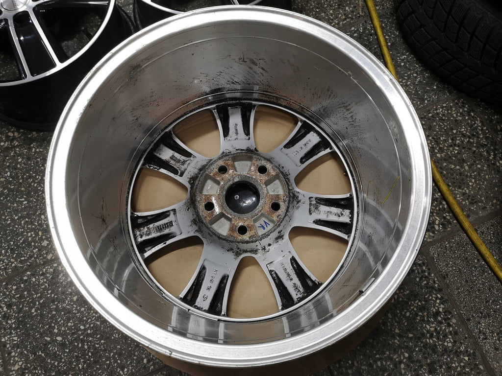 1x Alufelge 17 Zoll 7.5" 5x112 47ET Glanz Silber 3C0601025K VW Passat Rim Wheel