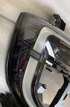 Laden Sie das Bild in den Galerie-Viewer, Frontscheinwerfer Renault Master I 260107323R Rechts Scheinwerfer Headlight SCH4531222347ds