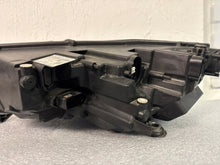 Laden Sie das Bild in den Galerie-Viewer, Frontscheinwerfer Skoda Octavia IV 5E4941016A Rechts Scheinwerfer Headlight SCH7073231301wo