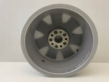 Laden Sie das Bild in den Galerie-Viewer, 1x Alufelge 16 Zoll 6.5&quot; 5x112 33ET Glanz Silber 8U0601025 Audi Q3 Rim Wheel