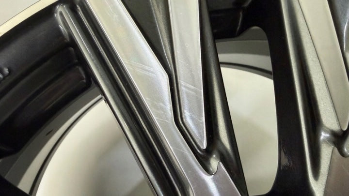 1x Alufelge 17 Zoll 7.0" 5x114.3 50ET Glanz Graphit Mg Corolla Rim Wheel FEL1331585987av