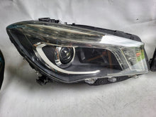 Load image into Gallery viewer, Frontscheinwerfer Mercedes-Benz Cla A1179065100 A1179065200 Xenon Ein Satz SCH1978107234gd