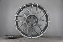 Load image into Gallery viewer, 1x Alufelge 17 Zoll 7.5&quot; 5x112 43ET Glanz Silber 8D0601025R Audi Rim Wheel