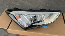 Laden Sie das Bild in den Galerie-Viewer, Frontscheinwerfer Hyundai Santa Fe 3T921-01B80 Xenon Rechts Headlight