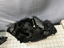 Laden Sie das Bild in den Galerie-Viewer, Frontscheinwerfer BMW G31 G30 63119479273 63119479274 LED Ein Satz Headlight SCH9104826788uo