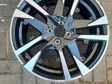 Laden Sie das Bild in den Galerie-Viewer, 1x Alufelge 18 Zoll 7.0" 4x108 35ET Glanz Schwarz 9828186880 Peugeot 2008 I FEL5249641994ak