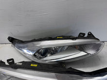 Laden Sie das Bild in den Galerie-Viewer, Frontscheinwerfer Ford Fiesta I Ein Stück (Rechts oder Links) Headlight SCH2576702593kq