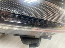 Laden Sie das Bild in den Galerie-Viewer, Frontscheinwerfer Mitsubishi Eclipse Cross I W3153 LED Rechts oder Links