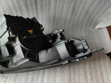 Laden Sie das Bild in den Galerie-Viewer, Frontscheinwerfer Opel Zafira C 13399860 Xenon Links Scheinwerfer Headlight