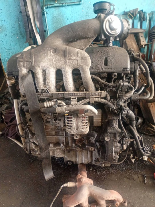Motor VW Transporter Caravelle AXD 2.5 130PS 96kW 2005 Diesel Engine Unkomplett MOT5860271963kh