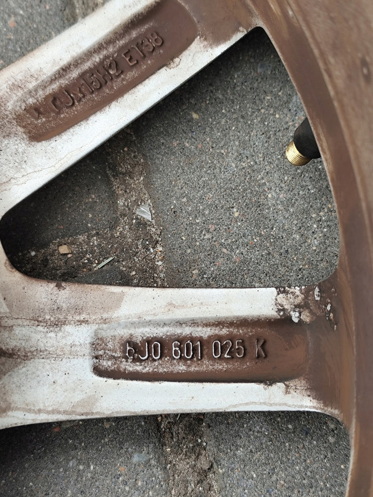1x Alufelge 15 Zoll 6.0" 5x100 38ET Glanz Silber 6J0601025K Seat Ibiza Iv FEL2732883272bw