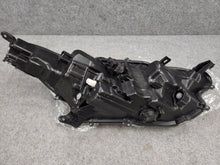 Laden Sie das Bild in den Galerie-Viewer, Frontscheinwerfer Toyota Yaris K08SCZ 0013619K08 LED Links Headlight SCH8439207956ck