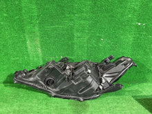 Laden Sie das Bild in den Galerie-Viewer, Frontscheinwerfer Toyota Camry 81110-33A20NR757 Rechts Scheinwerfer Headlight SCH2547559852kz