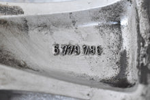 Laden Sie das Bild in den Galerie-Viewer, 1x Alufelge 16 Zoll 6.5&quot; 5x120 42ET Glanz Silber 6779786 BMW 1 E88 E81 E82 E87