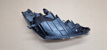 Laden Sie das Bild in den Galerie-Viewer, Frontscheinwerfer Toyota Yaris D1950D196- Links Scheinwerfer Headlight SCH7196904933eo