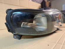 Load image into Gallery viewer, Frontscheinwerfer Volvo V70 S60 190203 Rechts Scheinwerfer Headlight SCH5318747781ai