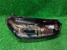 Laden Sie das Bild in den Galerie-Viewer, Frontscheinwerfer Skoda Fabia IV 6V8941016 Rechts Scheinwerfer Headlight SCH4462233472ll