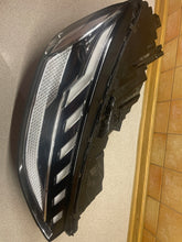 Load image into Gallery viewer, Frontscheinwerfer Audi A4 B9 LED Rechts Scheinwerfer Headlight