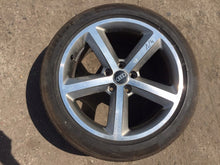 Load image into Gallery viewer, 1x Alufelge 18 Zoll 9.0&quot; 5x112 52ET Glanz Silber 8J0601025 Audi Rim Wheel