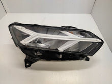 Laden Sie das Bild in den Galerie-Viewer, Frontscheinwerfer Dacia Sandero III Logan Jogger 260107920R LED Rechts Headlight