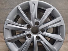 Load image into Gallery viewer, 1x Alufelge 16 Zoll 6.5" 5x112 33ET Glanz Silber 7N5601025F Seat Alhambra FEL4644640909hy